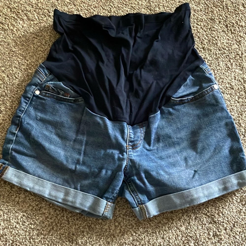 Maternity shorts